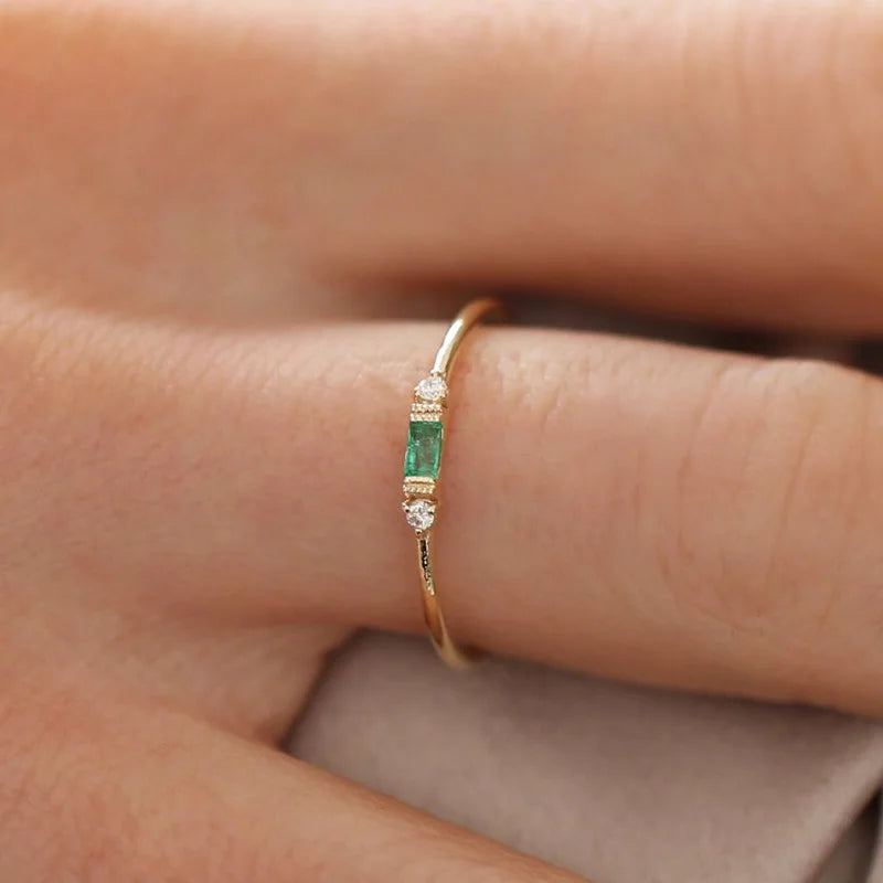 Fashion 925 Sterling Silver Emerald Zircon Ring